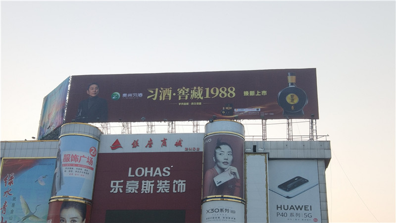公路戶外廣告如何標(biāo)新立異更吸引消費(fèi)者？